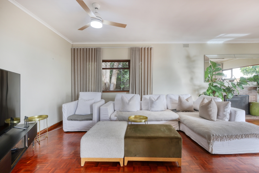 5 Bedroom Property for Sale in Fresnaye Western Cape